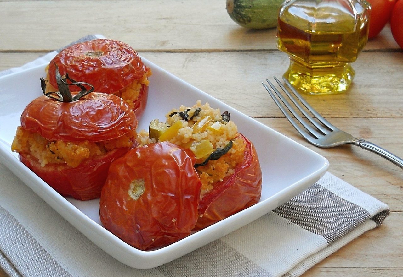 pomodori-ripieni-di-cous-cous-partic-def-1280x882.jpg